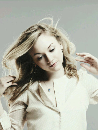 EmilyKinney_WO's profile picture. player on The Walking Dead | Unpublished, what else? #ω℮sτernƒαms #BritishFams #CeganFams #WalkingDeadFams