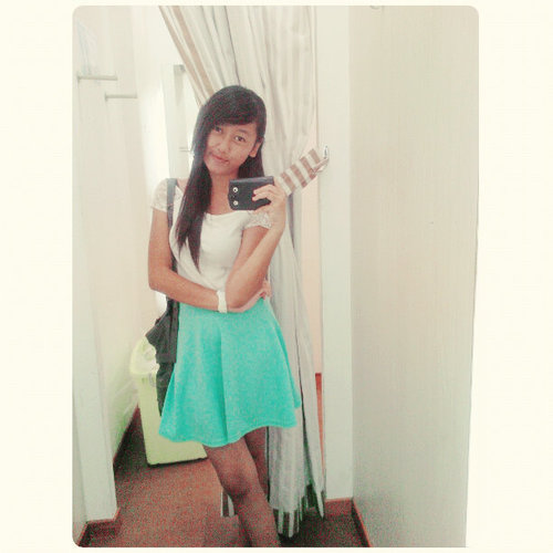 Instagram, WeChat, Line : fenindavidiantari
