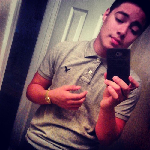 I love Takis!! I love sports!! I love my life:) I LOVE BOOBIES ( . )Y( . )! Follow me on IG saul_raww