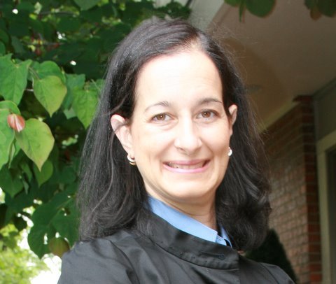 Real Estate Professional & Mom of a college student, speak french, love museums, travel & working out!