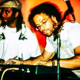 Keyboardist - Rapper - Producer 
Rock - Jazz - Funk - Hip Hop Band
Ryan Duffy