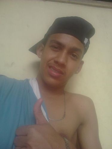 Paz e amor.. é o que eu quero pra nós, e que nada nesse mundo cale a nossa voz ♪