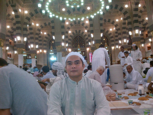 thealjufri's profile picture. 