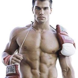 Currently 22 in college learning Exercise science. Aspiring fitness model.