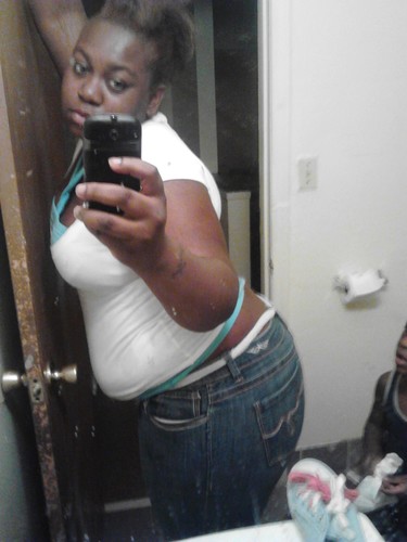 @Lovesick___x here, loveeee youu(: follow me yall...