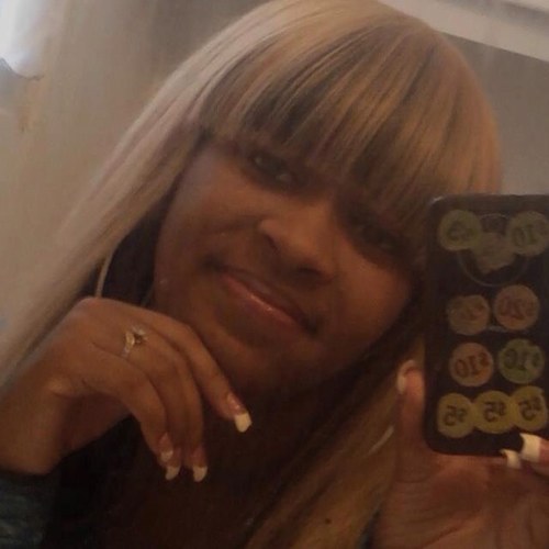 100% Real 100% lovable The baddest stripper beside Black Chyna I live for my family and my money And i love me some Christopher Maurice Brown:-) But...