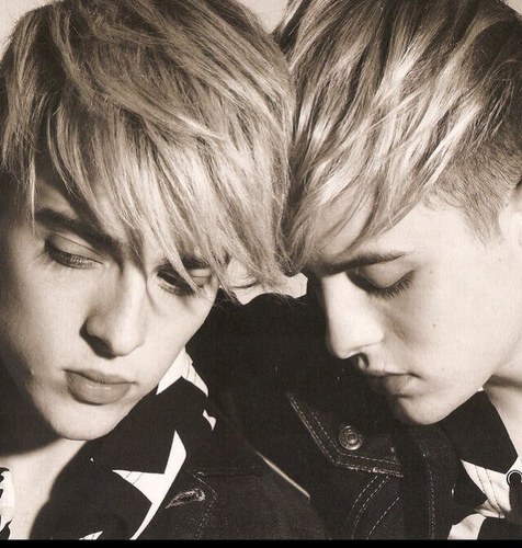 Hiyaa! Enjoy my imagines! Much love xx