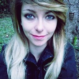 Apenas uma garota querendo ser amada  ♥ 
http://t.co/io3PQ60cW7