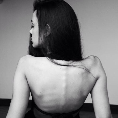 16 ans. 1m75. Objectif: 65. Rêve: 60. Je suis ma pire ennemie.