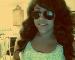 Undefined_Aline's profile picture. I'm just a ordinary girl with a dream.          Live Undefined