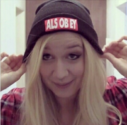 RealCatyCake's profile picture. 