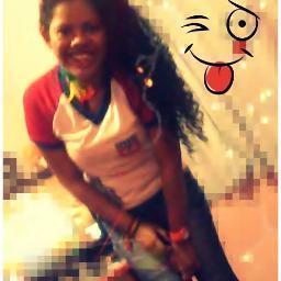 A menina que usava o all star
tradicionall e uma bermuda brega,
mais que hoje solta seus cabelos e
desfila pra causar inveja. :*