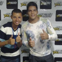 Sou muito carismático, gosto muito de literatura, gosto de futebol,gosto muito de estuda, gosto muito do flamengo, gosto de passear, gosto de cinema.
