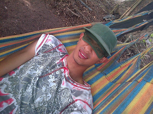 Joven emprendedor de 22años trabajador con el instituto de cultura del estado, soltero, echador de vaina, payaso inventador y sobre todo sincero.. Pin: 263F02D9