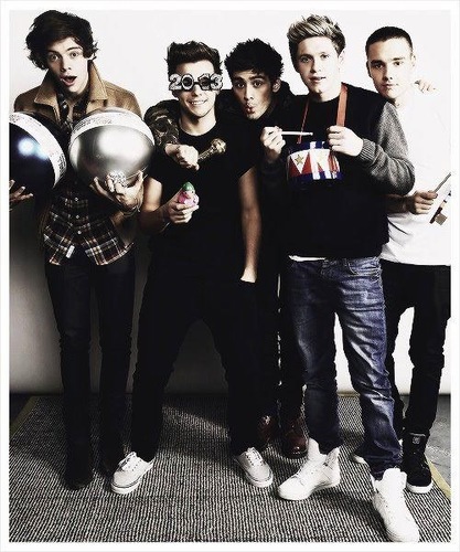 ~This account is dedicated to the 5 Sex Gods who became my obsession then another 4 guys from the hood who made them share my heart~