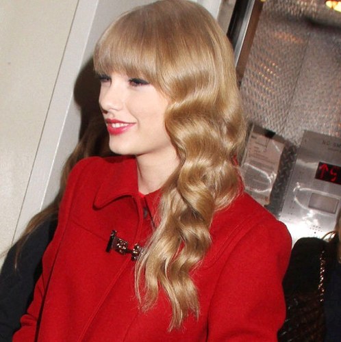 StaySafe_Prim_'s profile picture. Hey, it's Prim. I'm 21 now and much prettier. I'm safe and sound with my sister @FlamedTribute. She keeps me sane. {Single} {RP}