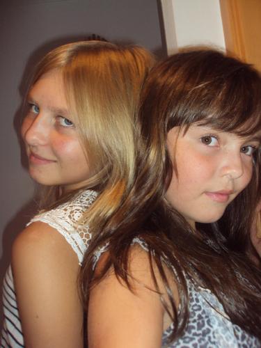 i am directioner, and i love  cats,