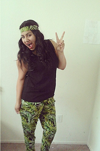 veronicuh_'s profile picture. just follow me. Music, photography, & Art are my main. ig:lovegonexx3