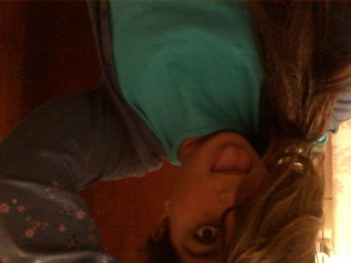 Sou uma garota muito feliz e de uma vida muito bem vivida, gosto de funk...' #basico