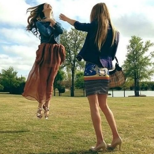 carlymmoor's profile picture. 