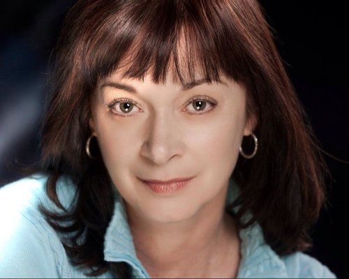I'm a working actress originally from NZ now living in Nashville TN. I also write a bit. And I can be as nutty as a fruit cake.