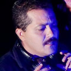 Trabajo en Logística, soy DJ por Hobby, un poco loco y Mexicano comprometido luchando contra la Tde4ta
