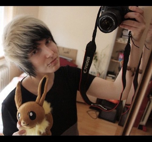 ThatWeirdoDan's profile picture. Hey, Im Danny. Im 17 and gay. Storm is MINE ❤❤❤ All mine ❤❤❤. I love kittens and pokemon~ 5-19-13 was the best day of my life