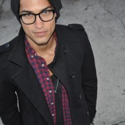 HowlForMeBaby's profile picture. She holds me to the earth Everything I do and don't do, Is for her. Nothing, No one. Not a single soul, Not even my own, Is more important then @MystifyingTouch