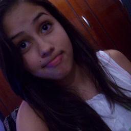 Me odeie por quem eu sou, eu não ligo. Pelo menos eu não estou fingindo ser uma coisa que eu não sou.
    † Stay Strong
