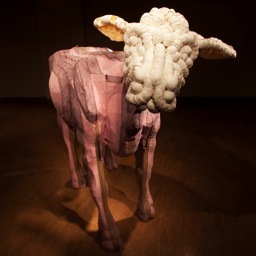 Artiste en art visuel qui pratique surtout la sculpture et la peinture. Professeur d'art pour la population. Ébéniste