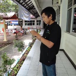 Skom udah, MSi atau MTi ah minimal :D