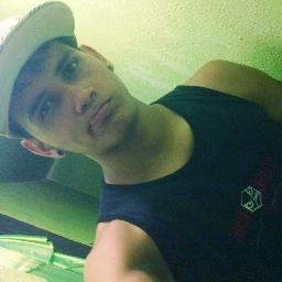 Sou músico e gosto muito de rock! :)