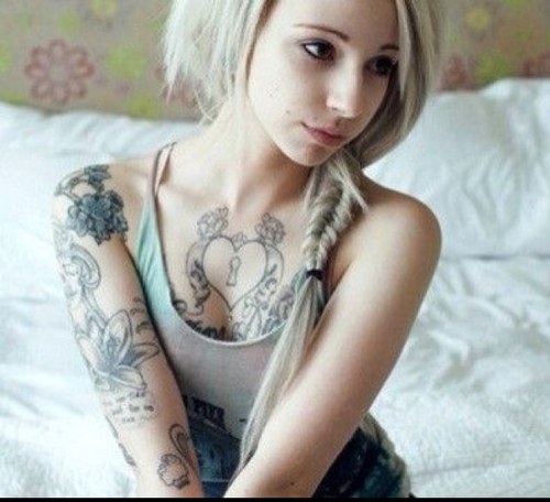 HaiEllieBoo's profile picture. Tattooed and pierced [belly and tongue]. This guy became part of my life, and mine til the end. [@xXiDarkPrinceXx] 11.13.12