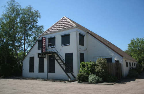 Club Paradise the best Night Club in the North of Holland Ees (Drenthe) Every day more than 7 girls present