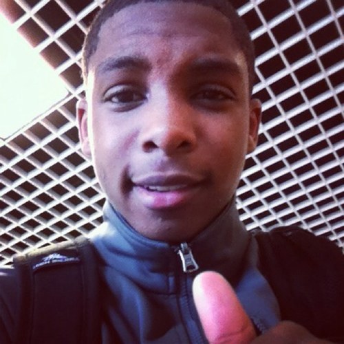 Kashmier w/h  (((; Follow him & He'll Follow back. :) !!!!