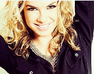Teu olhar me fascina, seu jeito me encanta, Lua Maria s2'
Since : 11/01/12