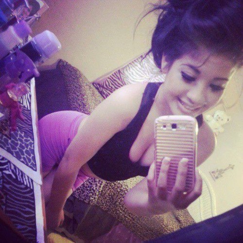 Fuck a bio. You bitches are gonna judge me anyway. Lesbian|Gemini| Artist|18 Main Twitter @AmberDatPMF