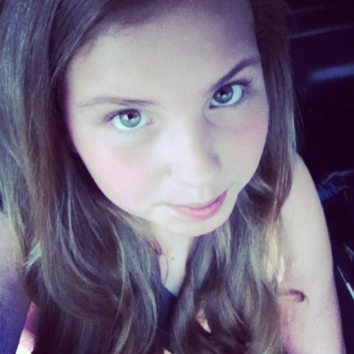 Just a normal girl who lives in british cloumbia ! Im sporty!! My instagram is : justsweetteens