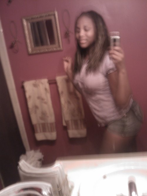 zhanitt's profile picture. 