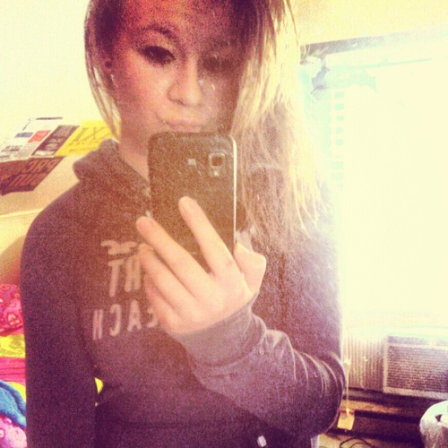Hello!Cutie! follow I'll fallow back. #scene#dark#dropdead.