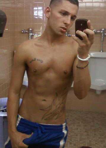 mitchell kennedy i am 23 and single from Lowell MA