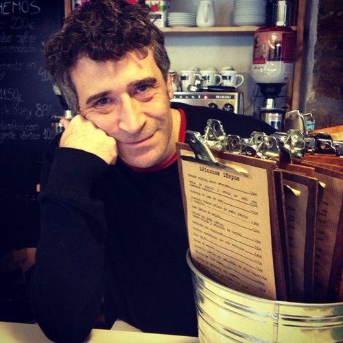 Tapas y raciones. Taberna en el centro de Salamanca. Pasión por el vimo y Billie Holiday. Una forma diferente de comer