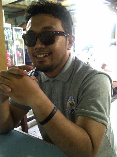 Juzt ordinary people/a.k.a Emon/still learn&studying how be a great teacher like my father/luv my life