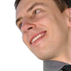 a binary options expert, who shares his knowledge of binary options trading with you