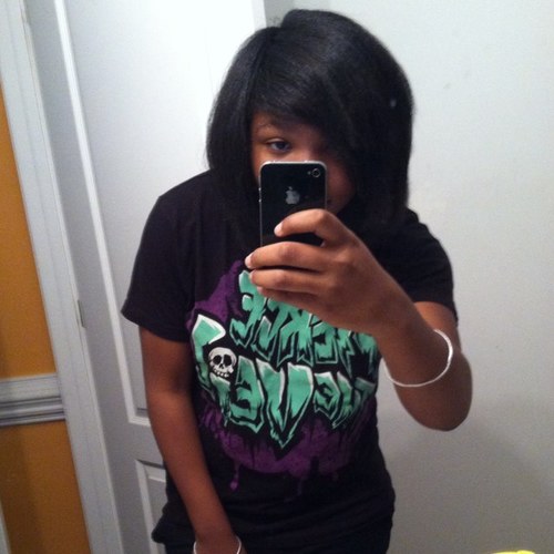 im victoria a girl that loves dubstep and post hardcore kik me cryoffear345 follow me on instagram thedeathstar265 got a ps4 let's be buddies darksidenike226