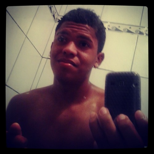 Estamos juntos com a rápa que entende nossa proposta. Tirar com a cara dos boy, mostrar qual é nossa cara, se tem motivo nós ri, se não é cara fechada