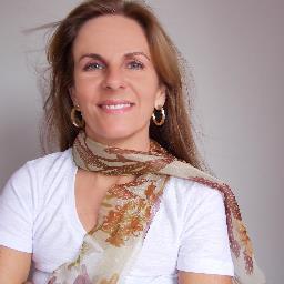 Sou cantora, compositora e Mundo Novo, sou o que sou pela graça de Deus.