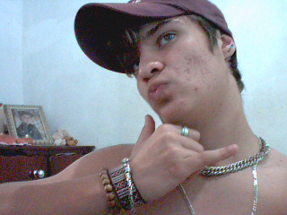 NADA COMO O TEMPO  Com o tempo, você vai percebendo que para ser feliz com uma outra pessoa, você precisa, em primeiro lugar, não precisar dela..