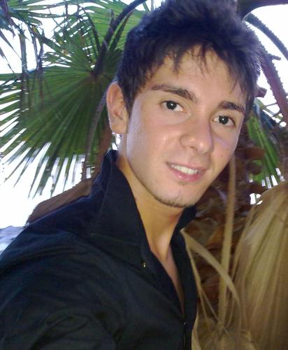 LorenzoRaniolo1's profile picture. La mia passione:
Marketing Online