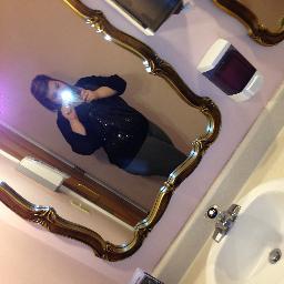 slynette7487's profile picture. 